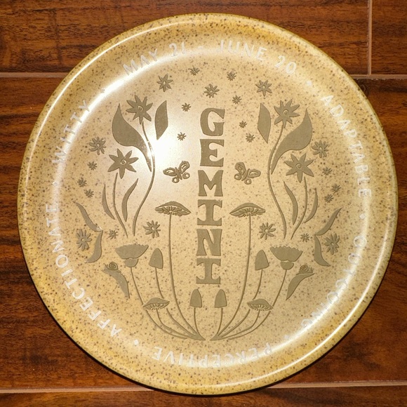 Gemini Zodiac Snack Plate - Picture 3 of 7